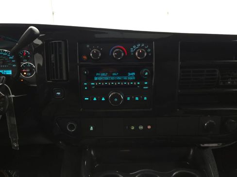 Used 2014 GMC Savana 1500 image 21