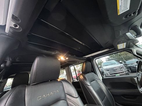 Used 2020 Jeep Wrangler Unlimited Sahara image 28