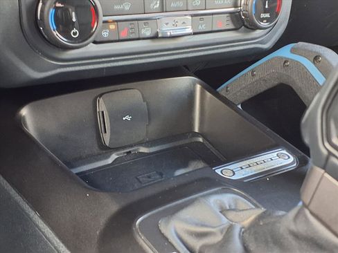 Used 2022 Ford Bronco Wildtrak image 15