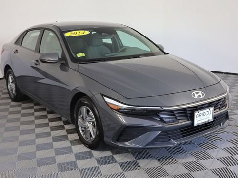 Certified 2024 Hyundai Elantra SE FWD image 1