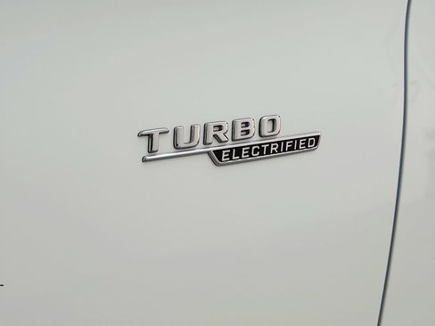 New 2026 Mercedes-Benz C 43 AMG 4MATIC Sedan image 25