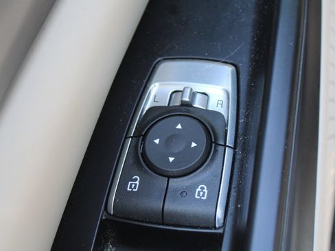 Certified 2024 Kia Carnival LX FWD image 26