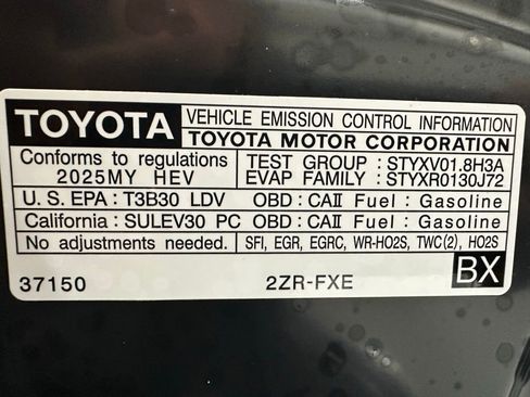 Used 2025 Toyota Corolla SE image 69