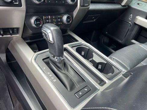 Used 2019 Ford F150 Lariat w/ Equipment Group 502A Luxury AWD/4WD image 33