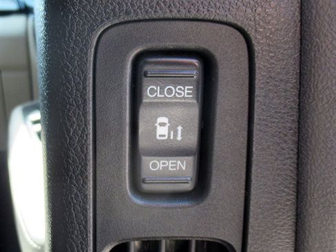 Used 2019 Honda Odyssey Elite image 19