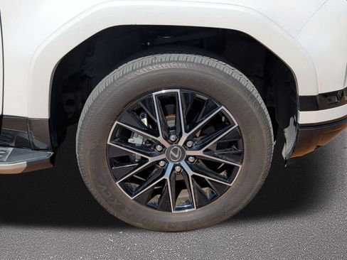 Used 2024 Lexus GX 550 w/ Accessory Package (Z1) AWD/4WD image 7
