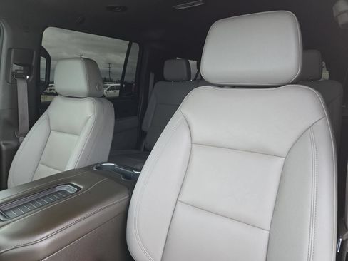 Used 2023 Chevrolet Suburban Z71 w/ Luxury Package AWD/4WD image 25