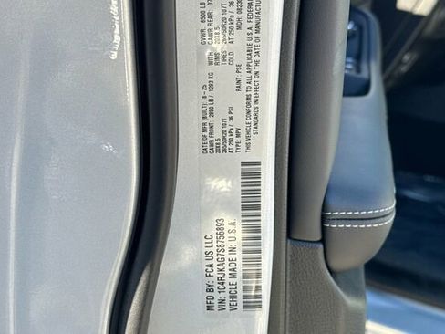 New 2025 Jeep Grand Cherokee L Laredo image 25