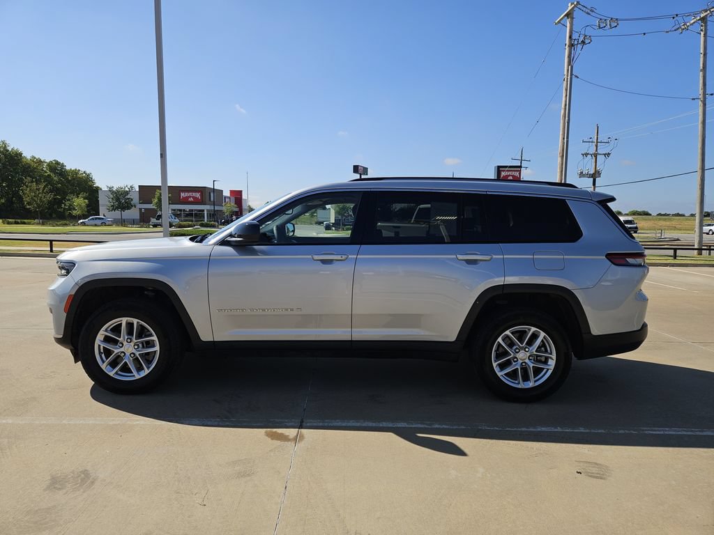 Used 2023 Jeep Grand Cherokee L Laredo AWD/4WD image 4