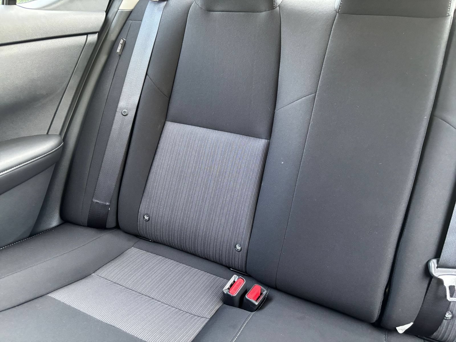Used 2025 Nissan Sentra SV FWD image 33