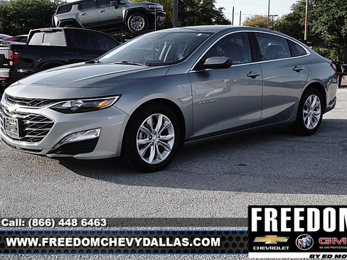 Certified 2025 Chevrolet Malibu LT FWD image 3