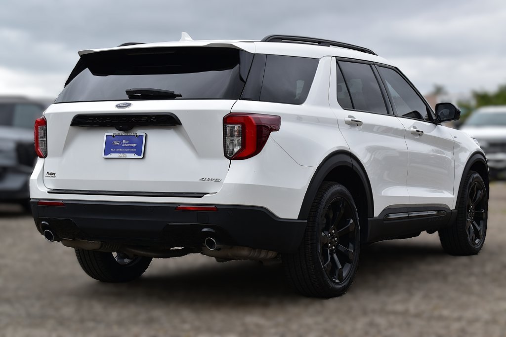 Used 2023 Ford Explorer ST-Line AWD/4WD image 7