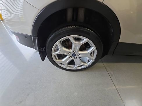 Used 2017 Ford Escape Titanium w/ Equipment Group 301A AWD/4WD image 28