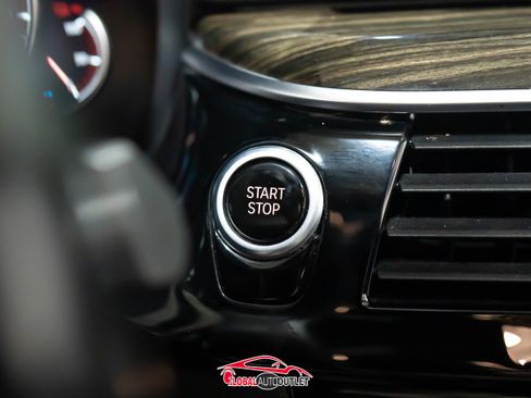 Used 2018 BMW 530e w/ Premium Package 2 image 34