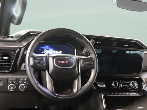 Used 2024 GMC Sierra 2500 AT4 w/ Technology Package AWD/4WD image 9