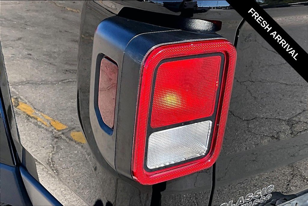 Used 2022 Jeep Gladiator Sport AWD/4WD image 23
