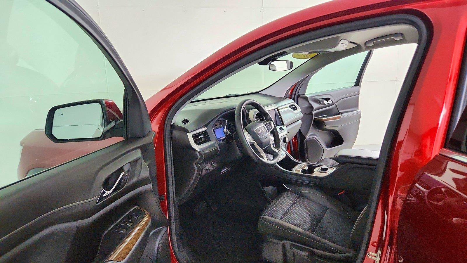 Used 2023 GMC Acadia SLE FWD image 29