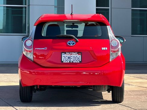 Used 2014 Toyota Prius C Two FWD image 5