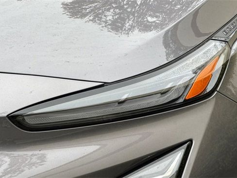 Used 2022 Chevrolet Bolt EUV LT w/ Convenience Package image 50