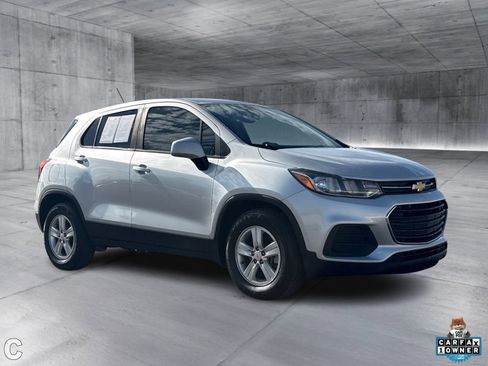 Used 2021 Chevrolet Trax LS w/ Tint and Cruise Package image 7
