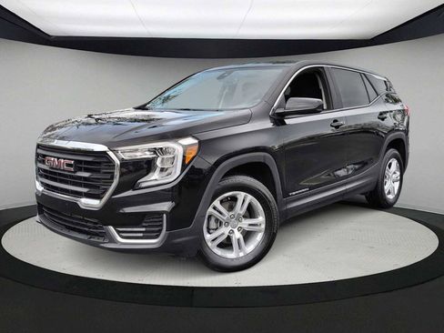 Used 2024 GMC Terrain SLE image 1