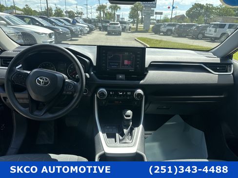 Used 2022 Toyota RAV4 XLE w/ Convenience Package image 15