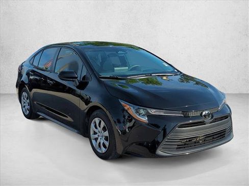 Certified 2023 Toyota Corolla LE FWD image 3