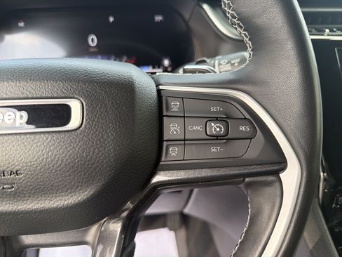 Certified 2022 Jeep Grand Cherokee Altitude AWD/4WD image 24