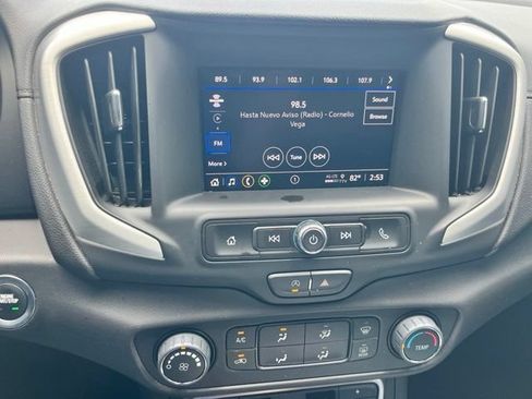 Used 2024 GMC Terrain SLE FWD image 12