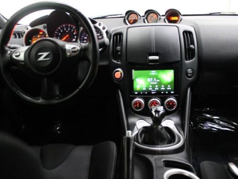 Used 2014 Nissan 370Z w/ Sport Package image 2