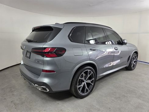 Used 2025 BMW X5 xDrive40i w/ Executive Package image 4