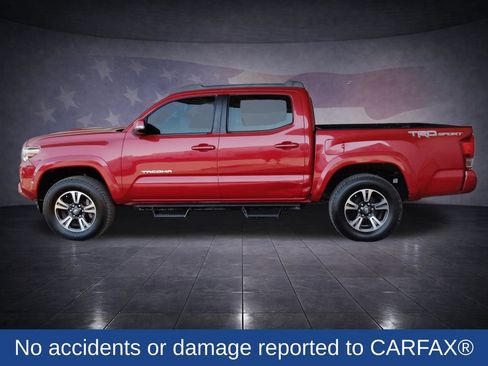 Used 2016 Toyota Tacoma TRD Sport RWD image 2