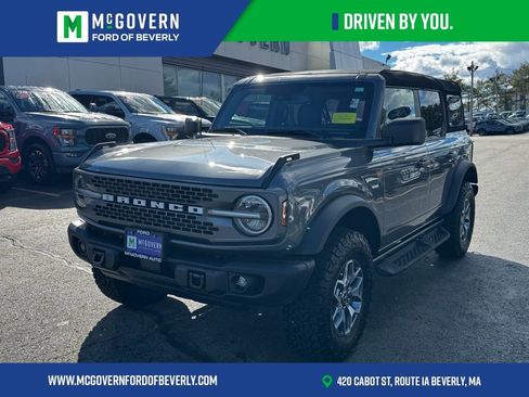 Used 2025 Ford Bronco Badlands image 1