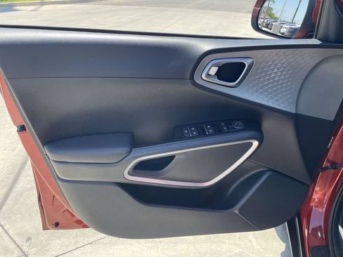 Used 2024 Kia Soul LX w/ Option Group 015 FWD image 19
