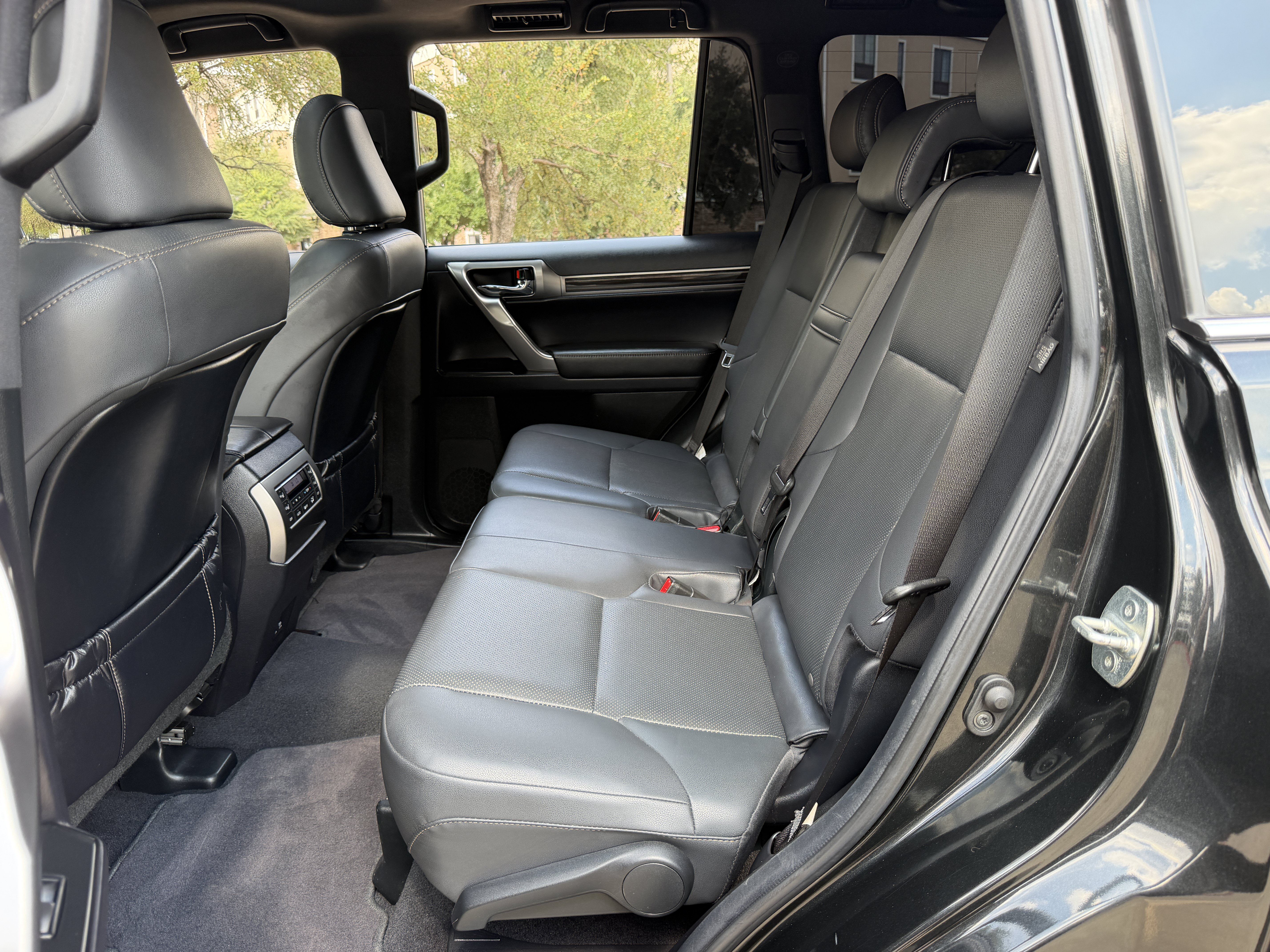 Used 2022 Lexus GX 460 Premium w/ Premium Package AWD/4WD image 30