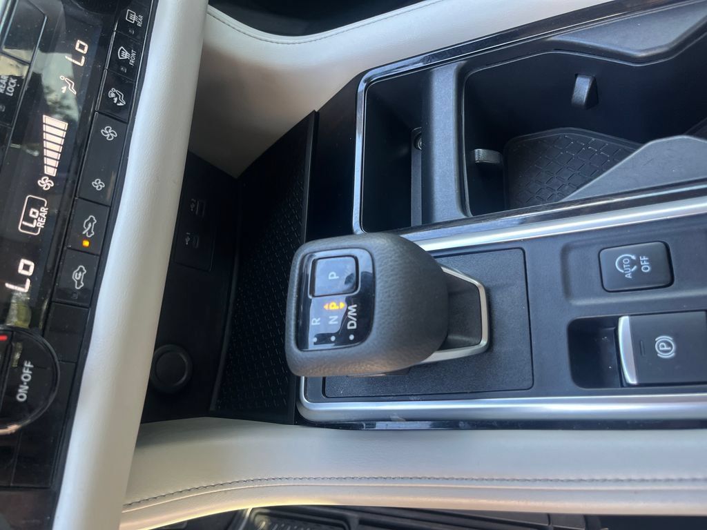 Used 2024 Nissan Pathfinder SV FWD image 27