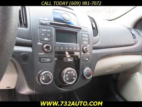 Used 2011 Kia Forte EX w/ Fuel Economy Pkg image 11