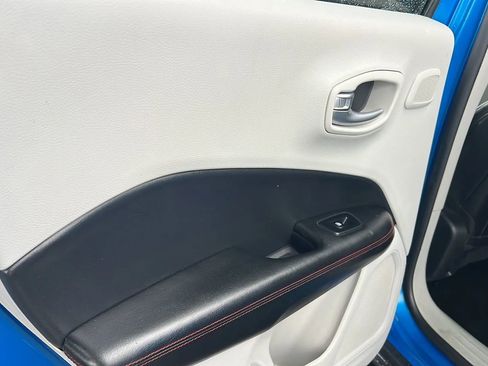 Used 2018 Jeep Compass Limited w/ Navigation Group image 30