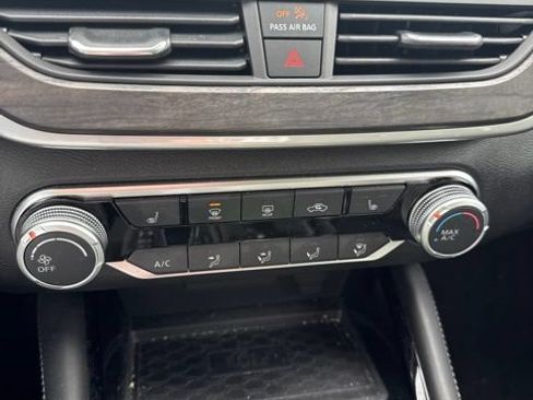Certified 2023 Nissan Altima 2.5 SV w/ SV Premium Package AWD/4WD image 16