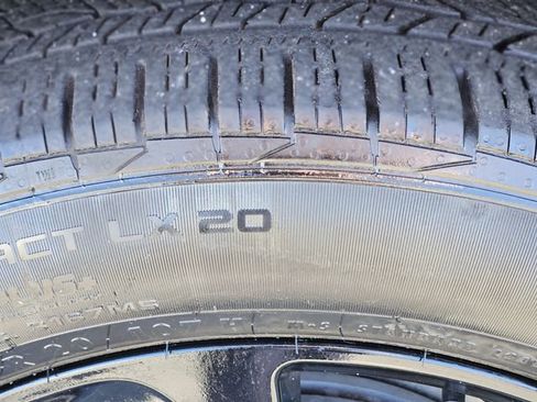 Used 2023 Buick Enclave Essence w/ Sport Touring Edition image 11