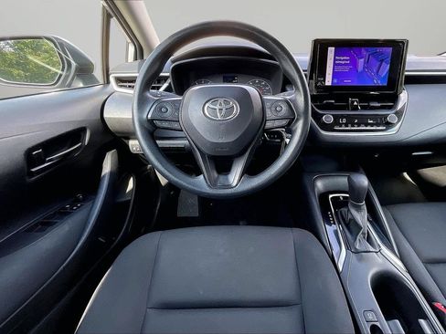 Used 2024 Toyota Corolla LE FWD image 11