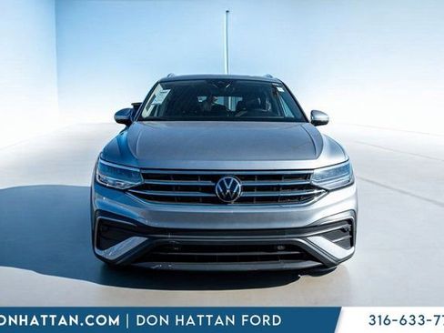 Used 2023 Volkswagen Tiguan SE image 37