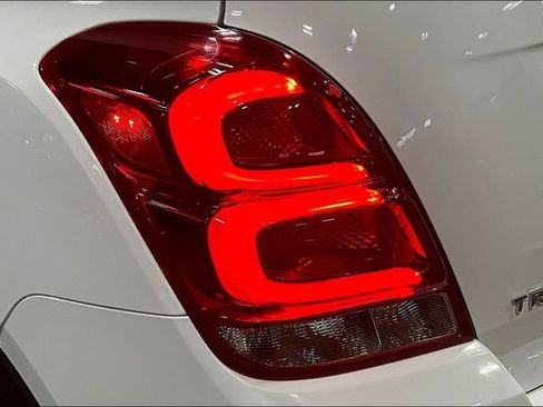 Used 2021 Chevrolet Trax LT AWD/4WD image 19