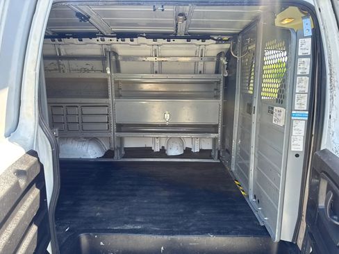 Used 2018 Chevrolet Express 2500 w/ Driver Convenience Package image 15