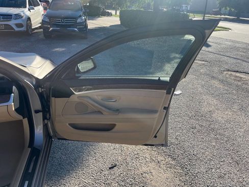 Used 2013 BMW 528i xDrive Sedan image 9