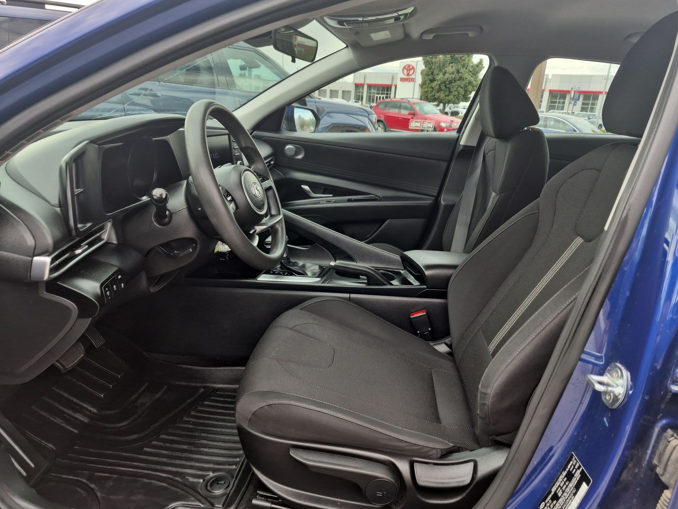 Used 2021 Hyundai Elantra SE FWD image 16