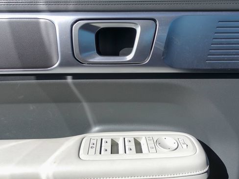 Used 2025 Hyundai Santa Fe SEL FWD image 15
