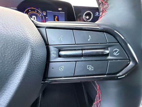 Used 2025 Chevrolet Traverse RS w/ LPO, Floor Liner Package FWD image 26