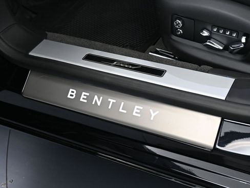 Certified 2024 Bentley Flying Spur W12 image 16