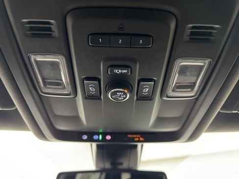 Used 2021 GMC Yukon Denali image 24